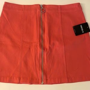 Peachy Colored Skirt with Zipper NWT Size L